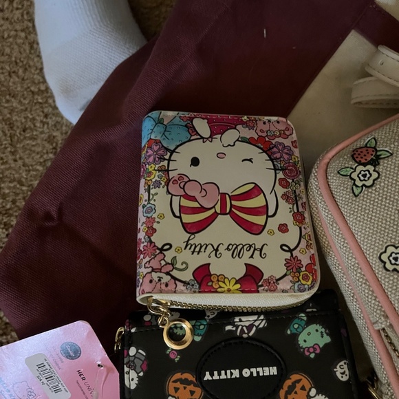Hello Kitty bundle - Picture 3 of 7